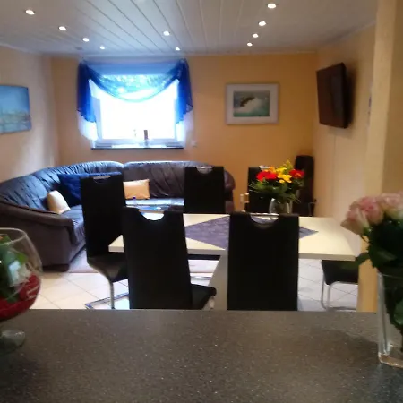 Ferienwohnung Sudmerberg Neu Apartment *